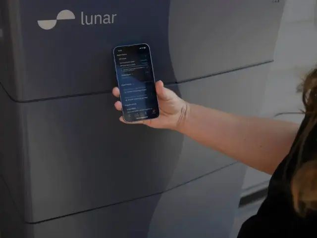 Lunar_energy_woman_with_cellphone2 Lunar_energy_woman_with_cellphone2